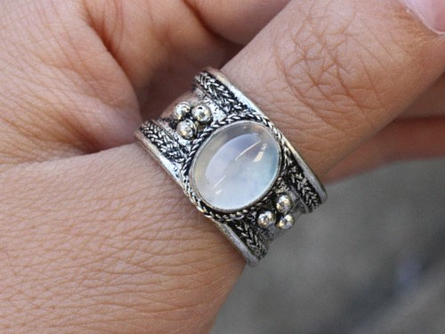 Delicate Adjustable Vintage Tibetan Silver Natural Oval Rainbow Moonstone Gemstone Multi Weaving Dotted Amulet Ring Thumb Ring
