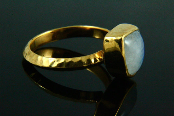 Natural Rainbow Moonstone Ring, Hammered Ring, Moonstone Ring, Gemstone Ring, 14k Gold Plated, Gold Ring, Moonstone Jewelry,Gemstone Jewelry