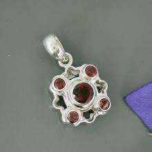 Natural Mozambique Garnet Gemstone Pendant, 925 Sterling Silver Pendant, Unique Gift Pendant Jewelry,